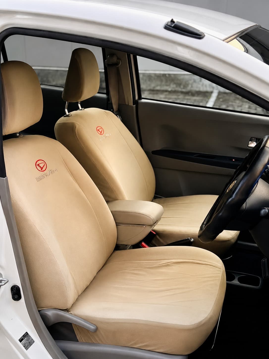Daihatsu Mira 2016 thumbnail 5