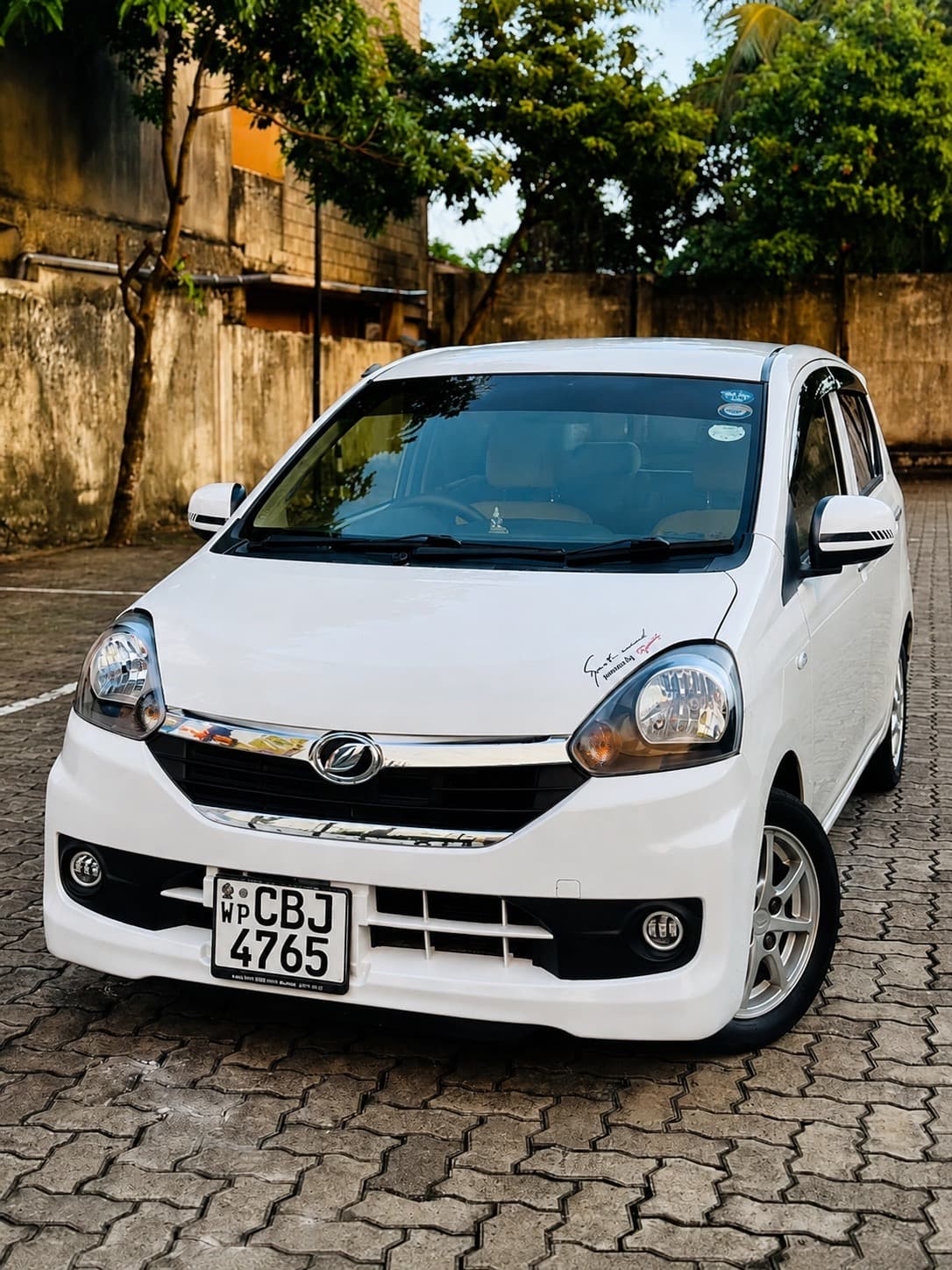 Daihatsu Mira 2016 thumbnail 2