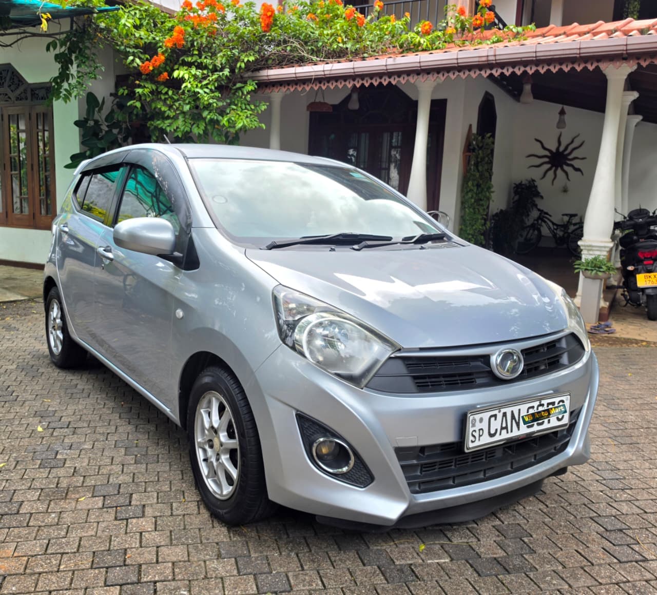 Perodua Axia G Grade 2015 thumbnail 2